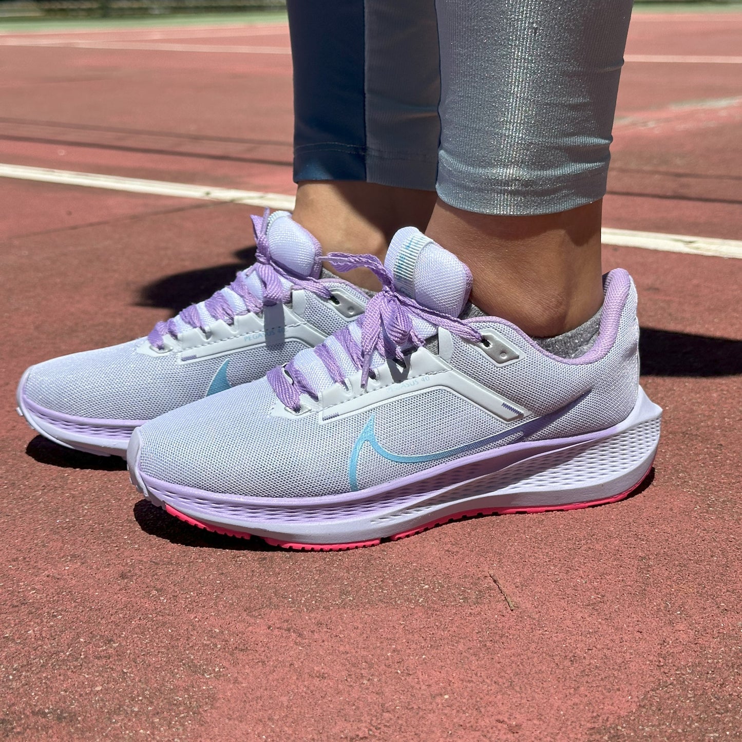 Tenis Nike Vomero 17 Feminino Gelo/Lilas